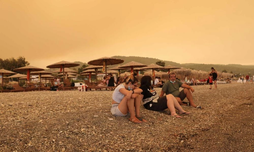 Δικηγόροι, δικαστές και εισαγγελείς προσφέρουν οικονομική στήριξη στους πυρόπληκτους